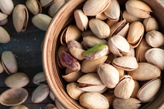 spicy roasted pistachios