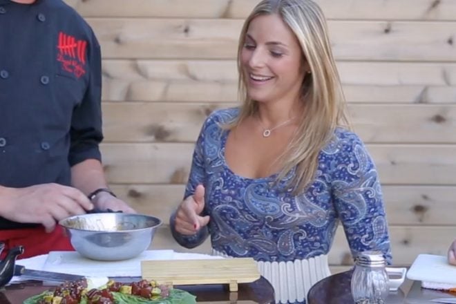 Poke bowls are the hottest salad trend. Watch as the sushi chefs from a Montana hot spot show us how to make our own poke bowl right at home!