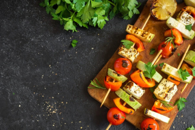 In this recipe, I pair fried halloumi bites with fresh veggies to create a light yet satisfying appetizer. Get the full recipe!