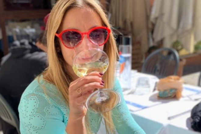 It can sometimes feel impossible, but you don't have to kiss your social life goodbye just because you're trying to clean up your diet. Here is my advice!