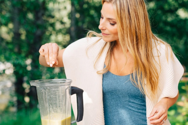 A healthy meal is only a second away if you have salad dressing within arm’s reach. Watch as I show you how to make your own salad dressings!