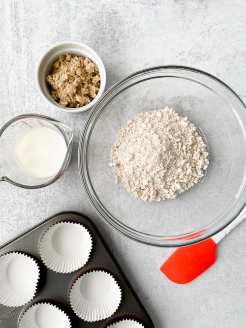 Easy One Bowl Muffin Mix With Cinnamon Streusel Topping The Flexible Chef